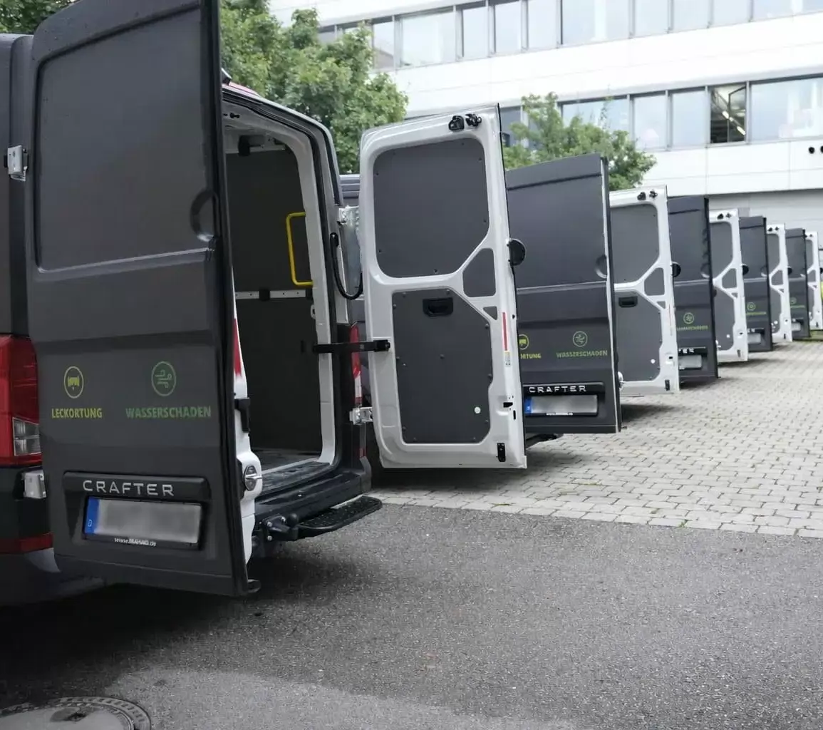 Amiris-Einsatzfahrzeuge mit Mess- und Trocknungstechnik